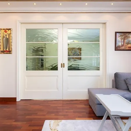 Elegant 5 Bedr With Sauna In The Centre, Near Viru And Old Town, With Private Parking Lägenhet