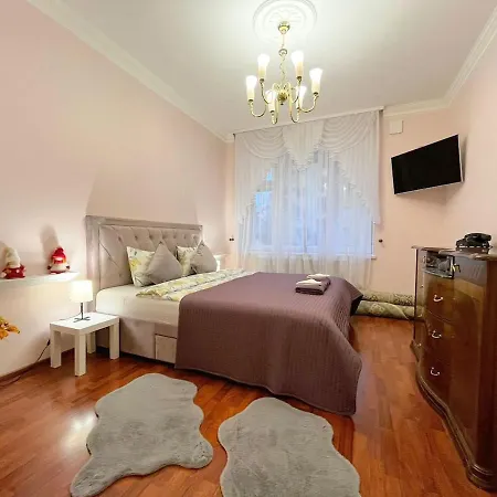 Apartment Elegant 5 Bedr With Sauna In The Centre, Near Viru And Old Town, With Private Parking Tallinn