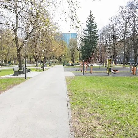 Elegant 5 Bedr With Sauna In The Centre, Near Viru And Old Town, With Private Parking *