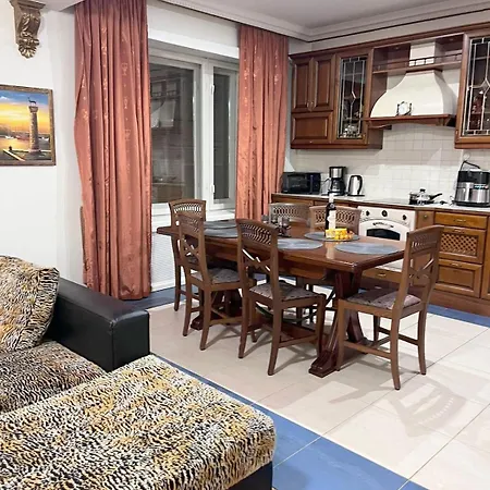 Apartment Elegant 5 Bedr With Sauna In The Centre, Near Viru And Old Town, With Private Parking