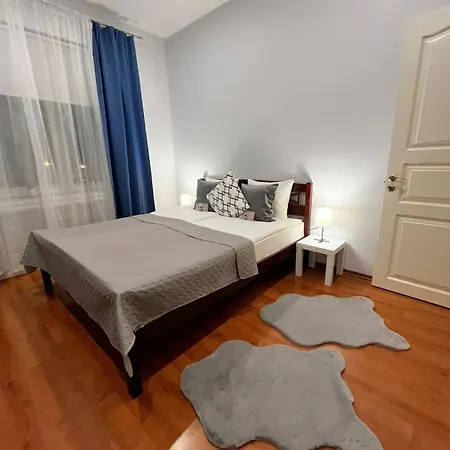 Elegant 5 Bedr With Sauna In The Centre, Near Viru And Old Town, With Private Parking Apartment *