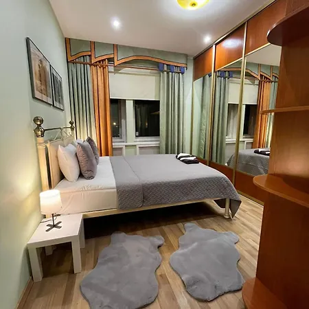 Elegant 5 Bedr With Sauna In The Centre, Near Viru And Old Town, With Private Parking * Tallinn