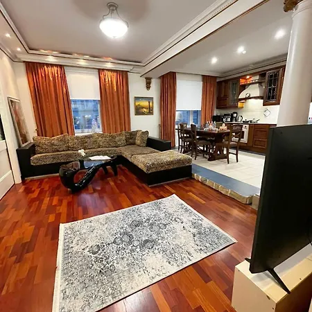 Elegant 5 Bedr With Sauna In The Centre, Near Viru And Old Town, With Private Parking