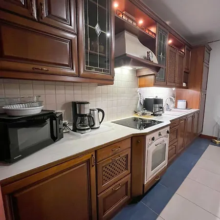 Апартаменти Elegant 5 Bedr With Sauna In The Centre, Near Viru And Old Town, With Private Parking