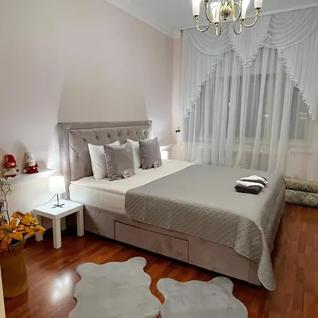 Elegant 5 Bedr With Sauna In The Centre, Near Viru And Old Town, With Private Parking Lejlighed
