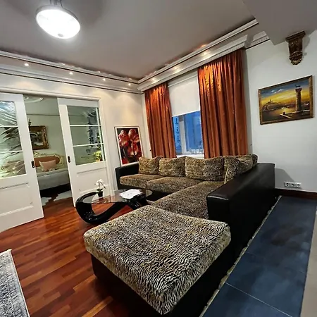 Elegant 5 Bedr With Sauna In The Centre, Near Viru And Old Town, With Private Parking * Tallinn