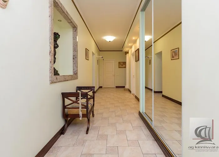 Elegant 5 Bedr With Sauna In The Centre, Near Viru And Old Town, With Private Parking Appartement Tallinn