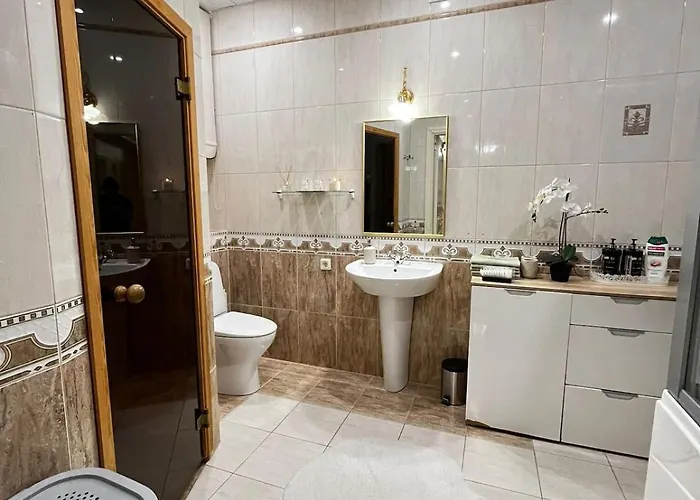 Appartement Elegant 5 Bedr With Sauna In The Centre, Near Viru And Old Town, With Private Parking Tallinn