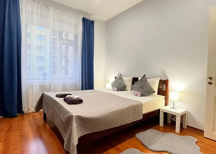 Elegant 5 Bedr With Sauna In The Centre, Near Viru And Old Town, With Private Parking *