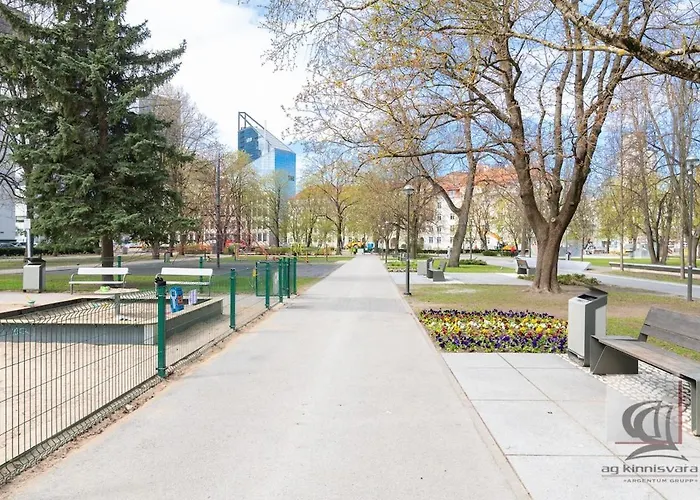 Elegant 5 Bedr With Sauna In The Centre, Near Viru And Old Town, With Private Parking Appartement Tallinn