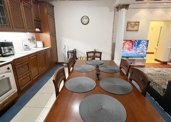 Elegant 5 Bedr With Sauna In The Centre, Near Viru And Old Town, With Private Parking * Tallinn