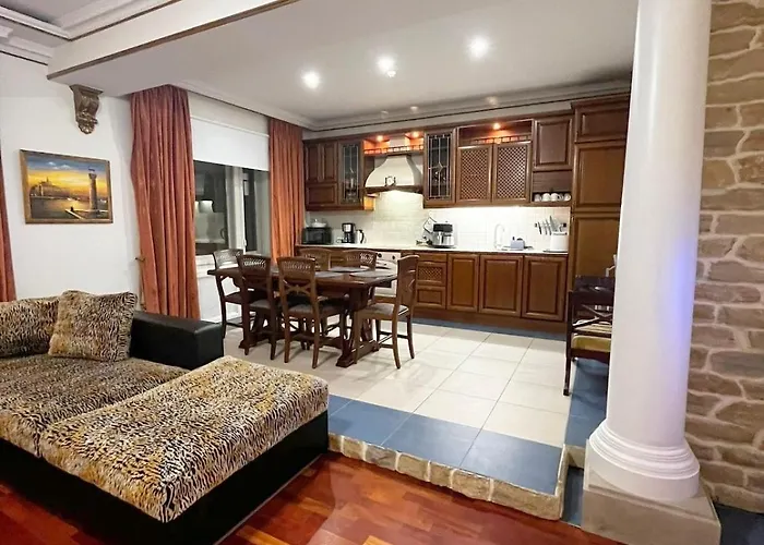 Appartement Elegant 5 Bedr With Sauna In The Centre, Near Viru And Old Town, With Private Parking