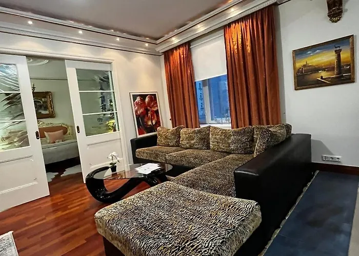 Elegant 5 Bedr With Sauna In The Centre, Near Viru And Old Town, With Private Parking * Tallinn