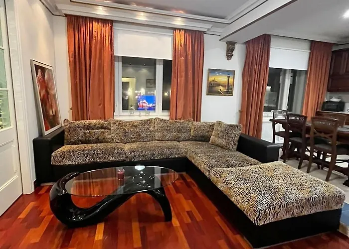 Elegant 5 Bedr With Sauna In The Centre, Near Viru And Old Town, With Private Parking