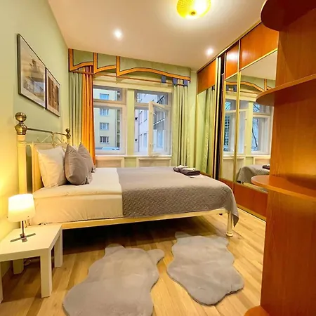 아파트 Elegant 5 Bedr With Sauna In The Centre, Near Viru And Old Town, With Private Parking *