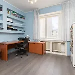 Elegant 5 Bedr With Sauna In The Centre, Near Viru And Old Town, With Private Parking Tallinn