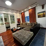 Elegant 5 Bedr With Sauna In The Centre, Near Viru And Old Town, With Private Parking * Tallinn