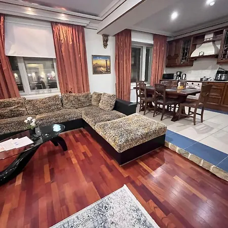 Elegant 5 Bedr With Sauna In The Centre, Near Viru And Old Town, With Private Parking Korter Tallinn