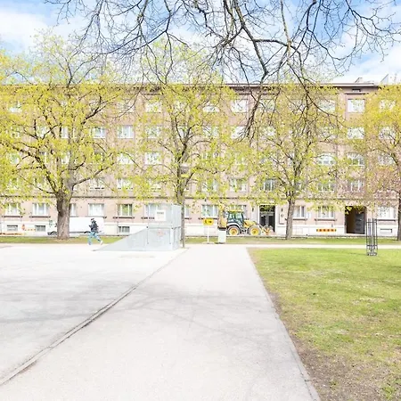 Elegant 5 Bedr With Sauna In The Centre, Near Viru And Old Town, With Private Parking Korter Tallinn